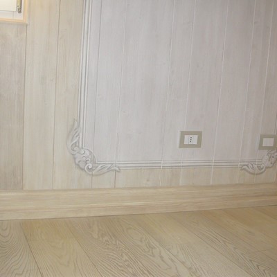 decorazione su parete di legno villa privata Camposanpiero (PD)
